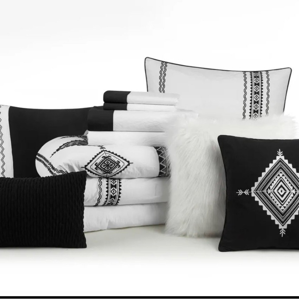 NWT Full size 12 piece bedding set